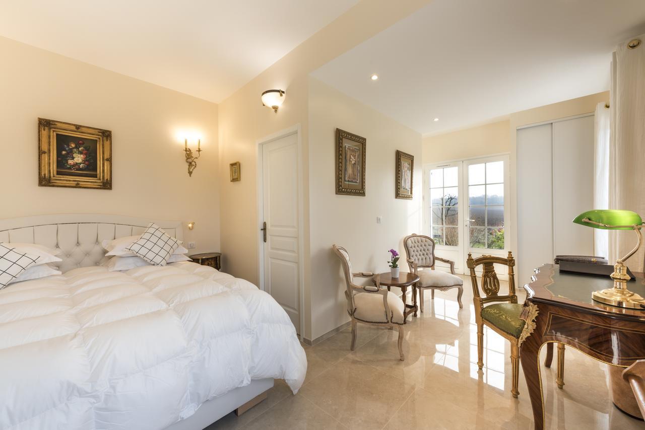 Bed and Breakfast Domaine Du Bois Des Anges Germigny-l'Eveque Екстер'єр фото